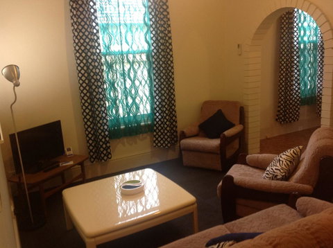 Clifton Motel & Grittleton Lodge - Whitsundays Accommodation 36