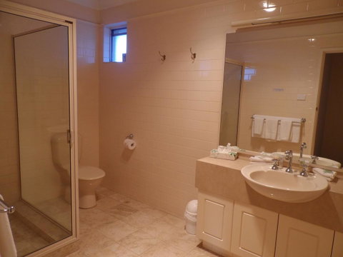 Clifton Motel & Grittleton Lodge - Whitsundays Accommodation 29