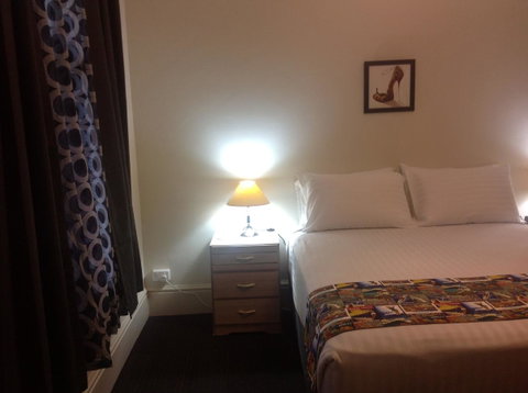Clifton Motel & Grittleton Lodge - Whitsundays Accommodation 37