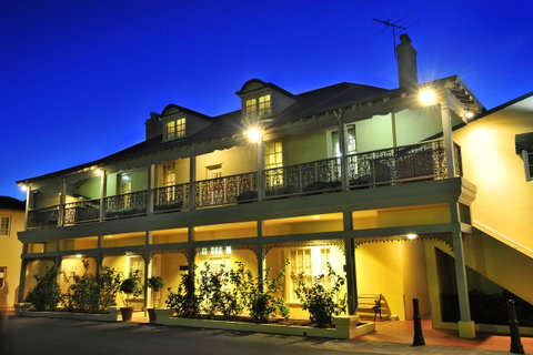 Clifton Motel & Grittleton Lodge - Whitsundays Accommodation 0