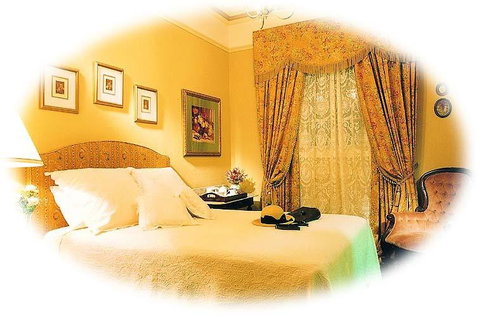 Clifton Motel & Grittleton Lodge - Whitsundays Accommodation 1