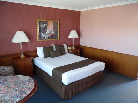 Clifton Motel & Grittleton Lodge - Whitsundays Accommodation 20