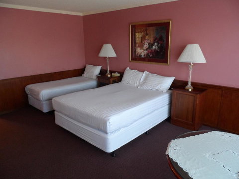 Clifton Motel & Grittleton Lodge - Whitsundays Accommodation 16