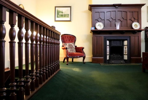 Clifton Motel & Grittleton Lodge - Whitsundays Accommodation 7