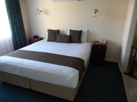 Clifton Motel & Grittleton Lodge - Whitsundays Accommodation 26