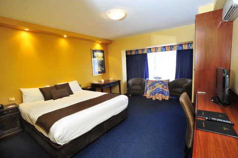 Clifton Motel & Grittleton Lodge - Whitsundays Accommodation 11