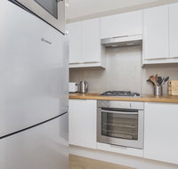 Gorgeous 26 1 bed designer fitout perfect location - Whitsundays Accommodation