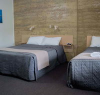 Hopetoun Motel  Chalet Village - Whitsundays Accommodation
