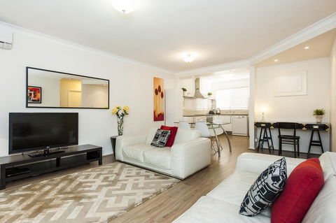 Forrest St - Whitsundays Accommodation 0