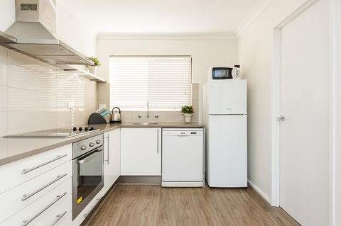 Forrest St - Whitsundays Accommodation 10