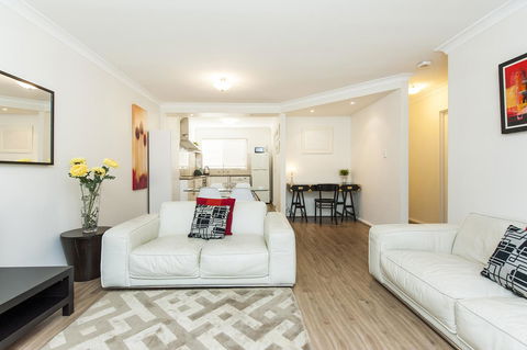 Forrest St - Whitsundays Accommodation 1