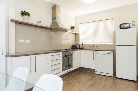 Forrest St - Whitsundays Accommodation 6