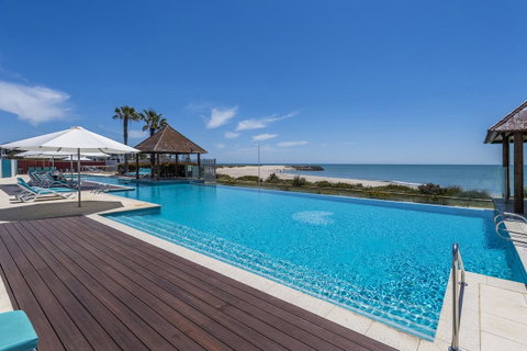 A 406 FANTASTIC OCEAN BEACH And MARINA VIEW APT - MANDURAH - Whitsundays Accommodation 1