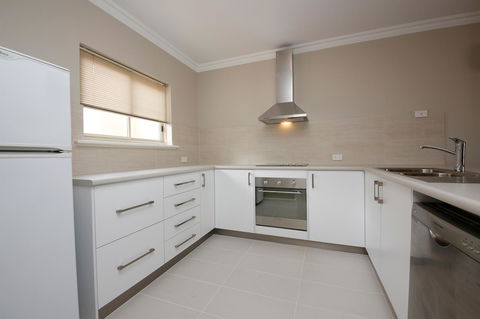 The Marina Hotel - Mindarie - Whitsundays Accommodation 8