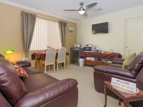 Ascot On Swan Bed & Breakfast - Whitsundays Accommodation 4