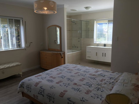 Halls Head Beach House - Whitsundays Accommodation 6
