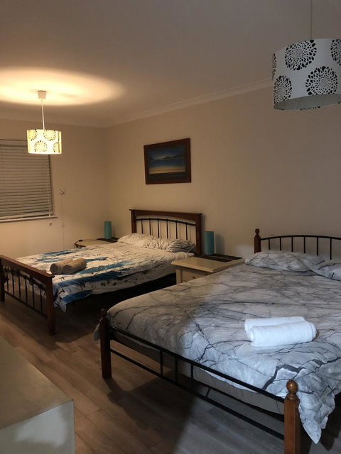 Halls Head Beach House - Whitsundays Accommodation 9