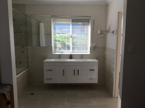Halls Head Beach House - Whitsundays Accommodation 7