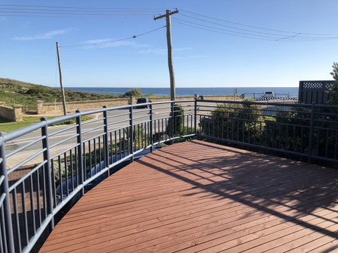 Halls Head Beach House - Whitsundays Accommodation 0