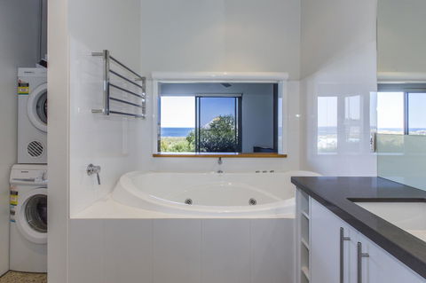 Aquatic Visions - Whitsundays Accommodation 7