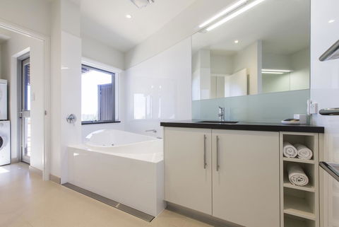 Aquatic Visions - Whitsundays Accommodation 19