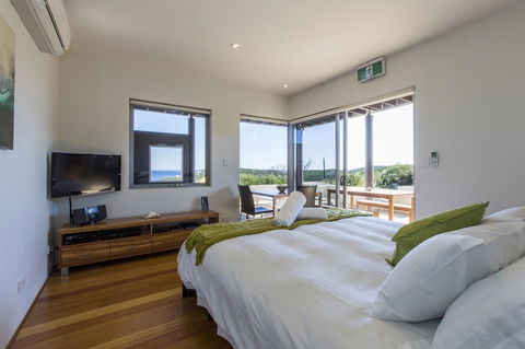 Aquatic Visions - Whitsundays Accommodation 27