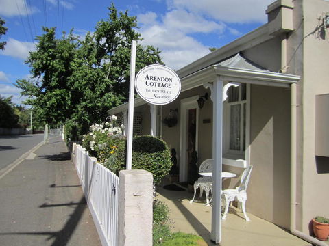 Arendon Cottage - Whitsundays Accommodation 2