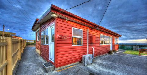 Stanley Village Waterfront Accommodation - Whitsundays Accommodation 15