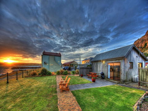 Stanley Village Waterfront Accommodation - Whitsundays Accommodation 18