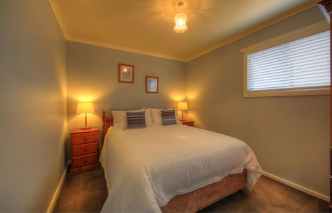 Stanley Village Waterfront Accommodation - Whitsundays Accommodation 21