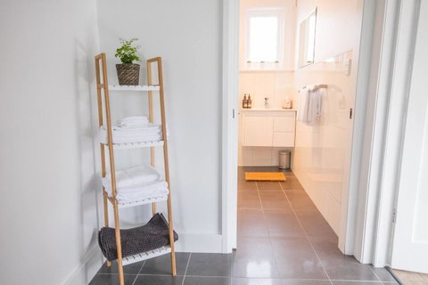 49 Pedder - Whitsundays Accommodation 0