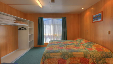 Bicheno Cabin Park - Whitsundays Accommodation 12