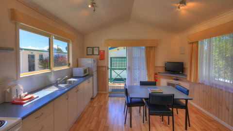 Bicheno Cabin Park - Whitsundays Accommodation 17