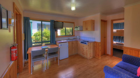 Bicheno Cabin Park - Whitsundays Accommodation 36