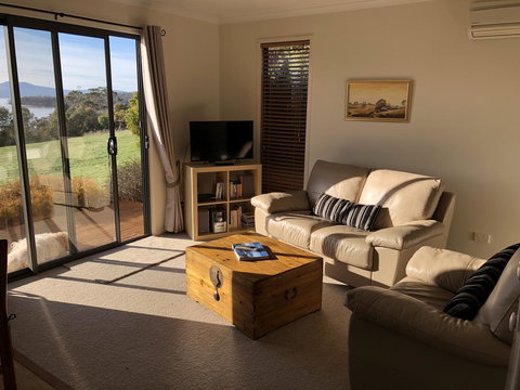 Convict Beach House - Whitsundays Accommodation 10
