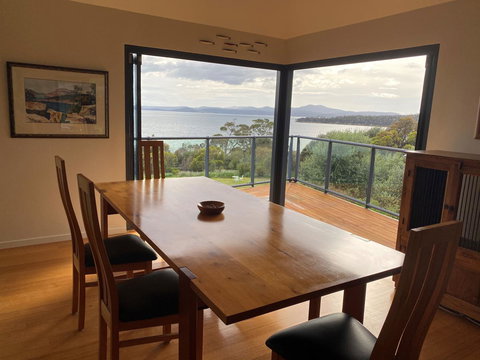 Convict Beach House - Whitsundays Accommodation 1