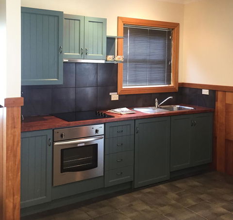 Stanley Hotel & Apartments - Whitsundays Accommodation 2