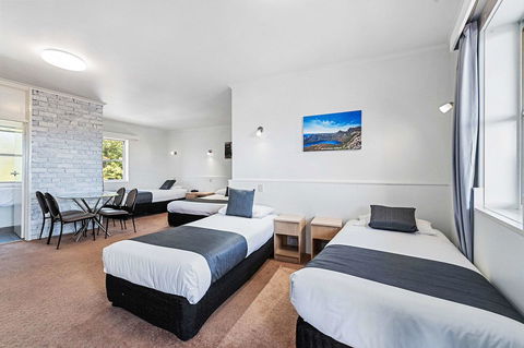 Coach House Launceston - Whitsundays Accommodation 7
