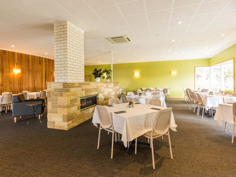 Riverfront Motel & Villas - Whitsundays Accommodation 24