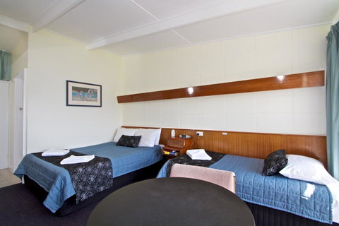 Riverfront Motel & Villas - Whitsundays Accommodation 38