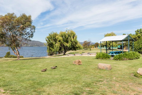 Riverfront Motel & Villas - Whitsundays Accommodation 7