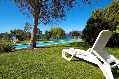 Riverfront Motel & Villas - Whitsundays Accommodation 11