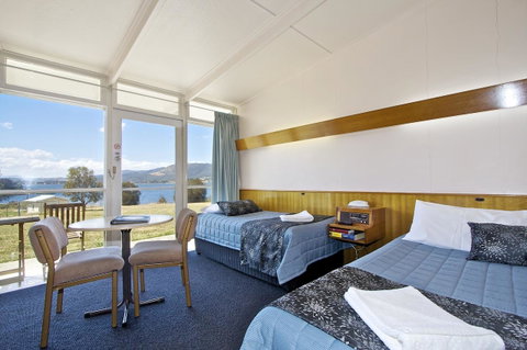 Riverfront Motel & Villas - Whitsundays Accommodation 13