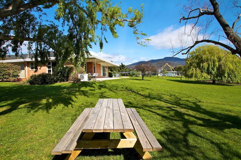 Riverfront Motel & Villas - Whitsundays Accommodation 32