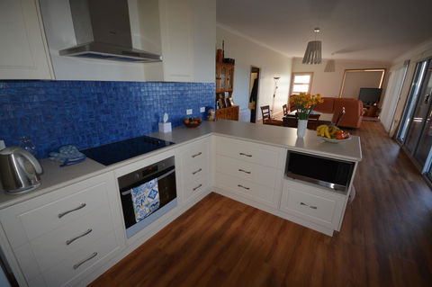 Seascape Beach House - Whitsundays Accommodation 2