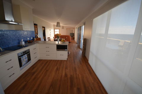 Seascape Beach House - Whitsundays Accommodation 1