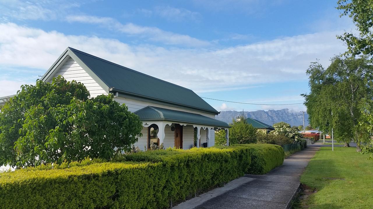 Sheffield TAS Whitsundays Accommodation