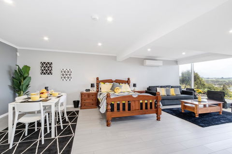 Views Forever - Devonport - Whitsundays Accommodation 3