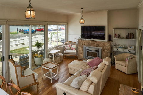 The Ultimate Beach House - Whitsundays Accommodation 3