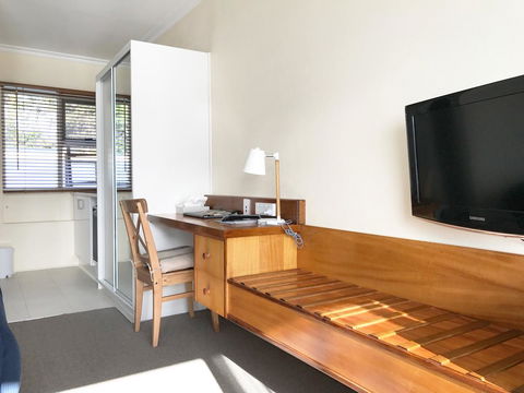The Waterfront Wynyard - Whitsundays Accommodation 26